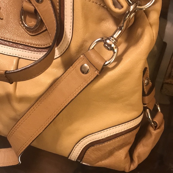 🛑🛑🛑 COACH  STOP take a look beautiful stunning and Classy. - Picture 6 of 14